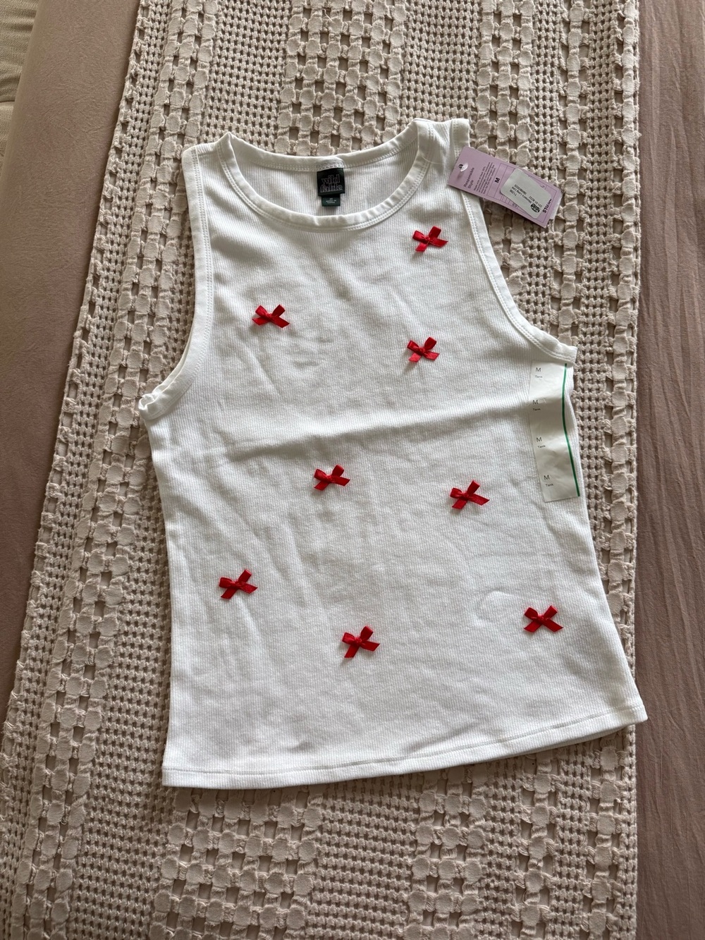 NEW wild‎ fable White Tank Top with Red Bow Accents Size M